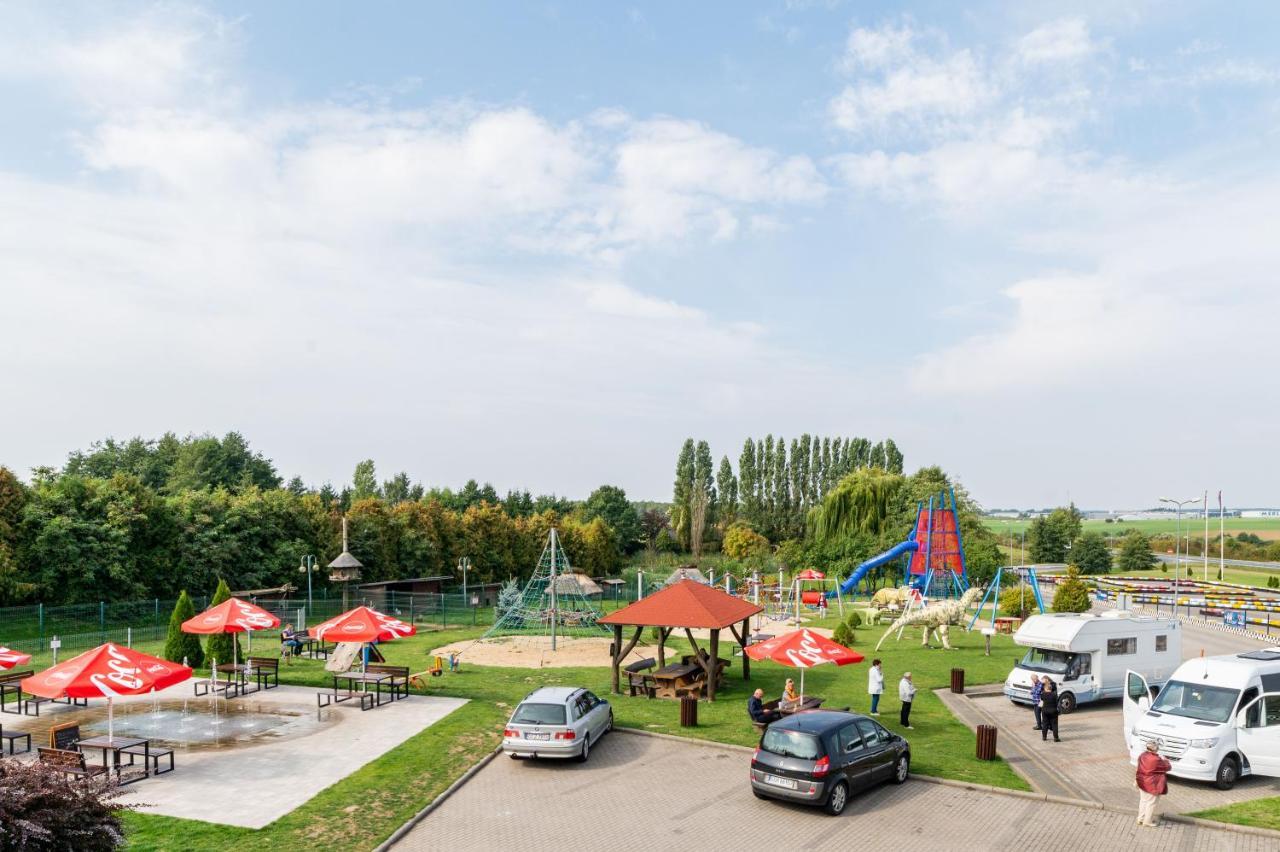 Hotel Odejewscy Chojnice Kültér fotó