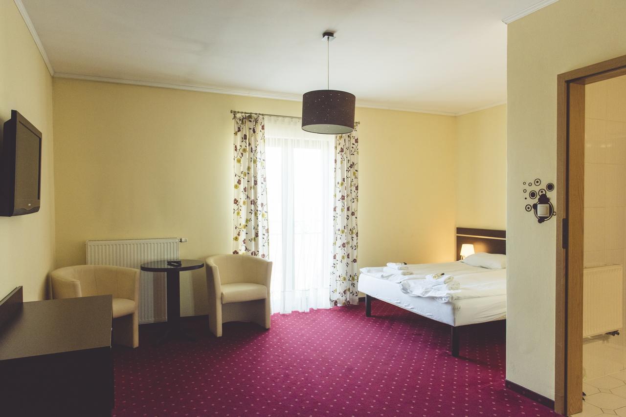 Hotel Odejewscy Chojnice Kültér fotó